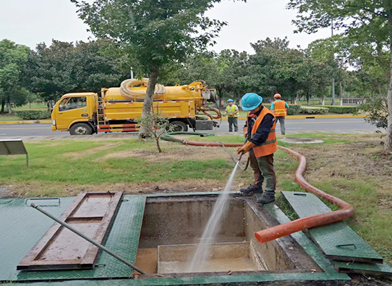 东区街道化油池清理